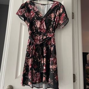 SHEIN curve short sleeve dress with removable tie. NWOT. Size 1XL.